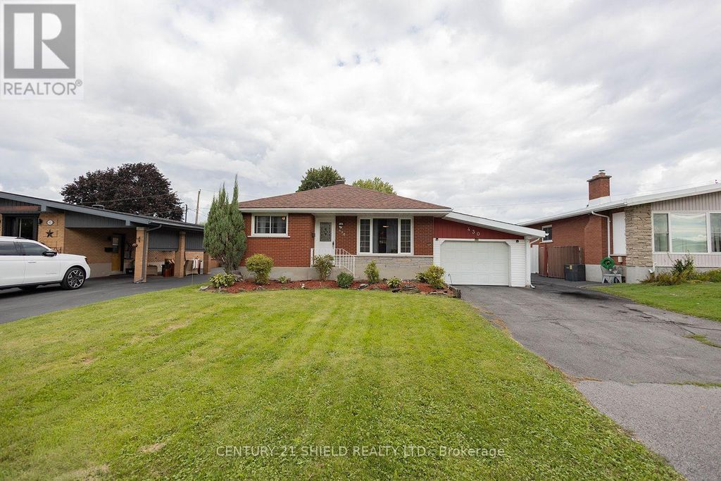 430 Anderson Drive, Cornwall