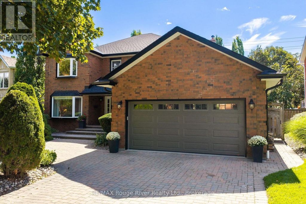 7 Lyndhurst Crescent, Whitby (williamsburg)