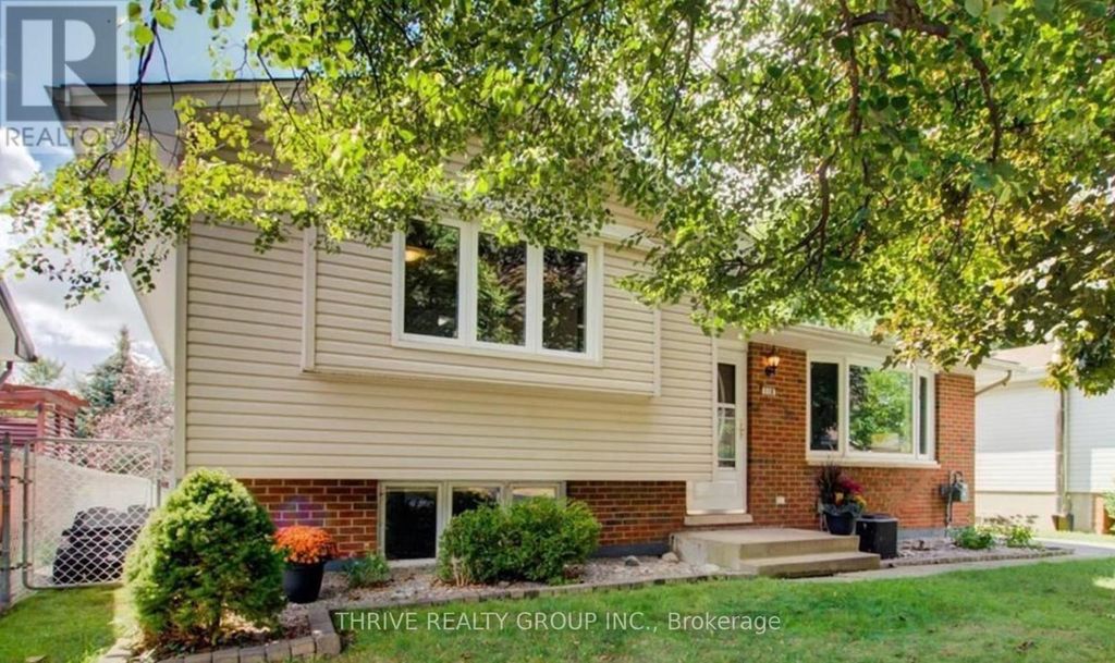 118 Sandalwood Crescent, London North (north F)