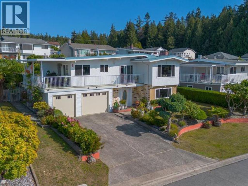 3740 Strathcona Ave, Powell River