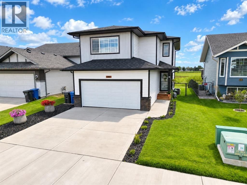 644 Robinson Avenue, Penhold