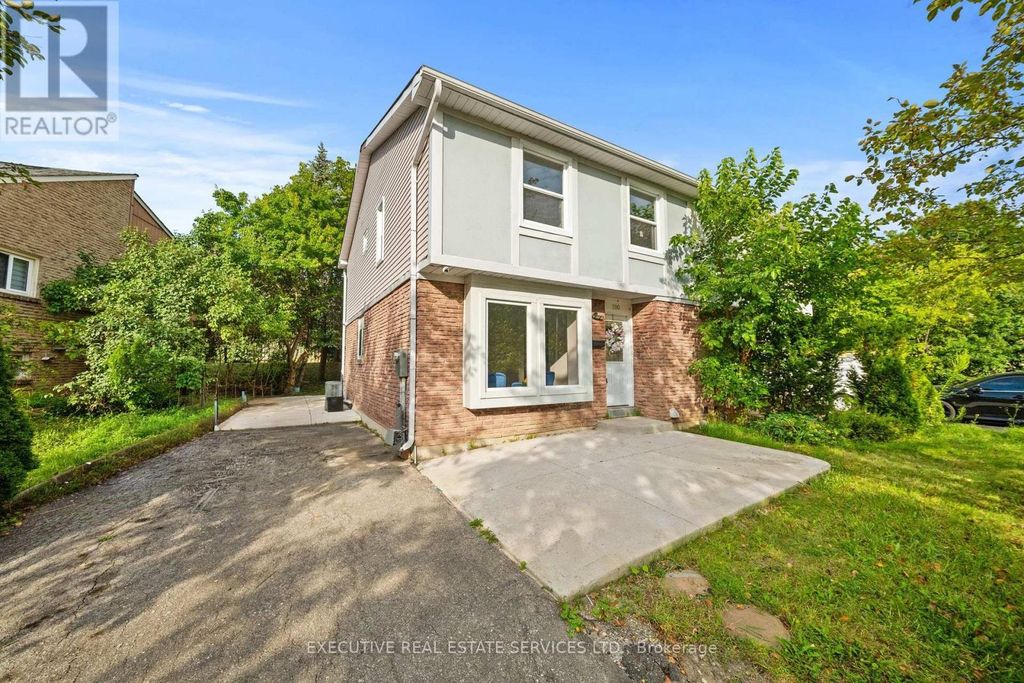 100 Centre Street N, Brampton (brampton North)