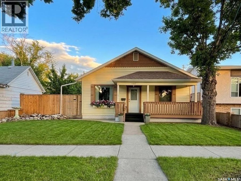 437 Grandview Street W, Moose Jaw