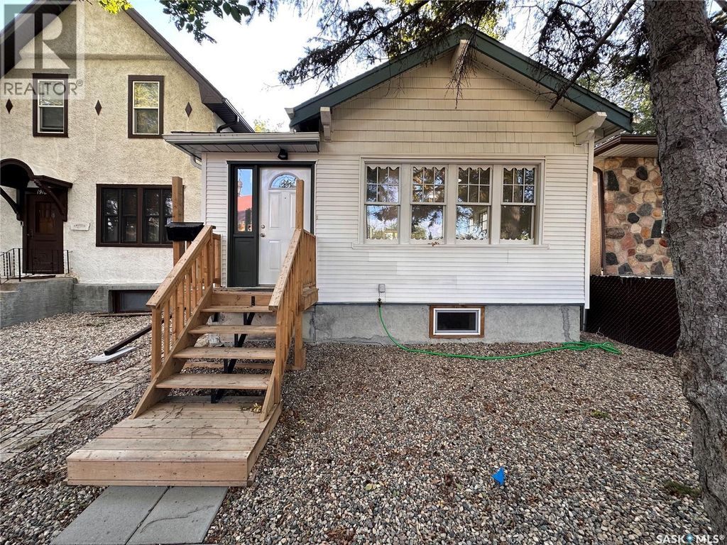 1917 Toronto Street, Regina