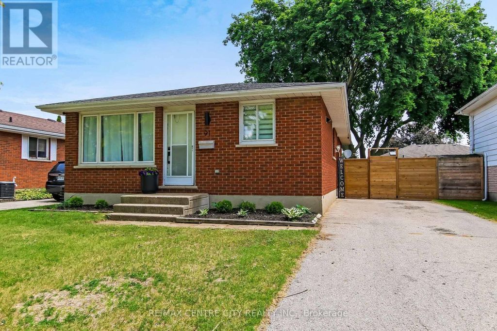 91 Moore Avenue, Aylmer