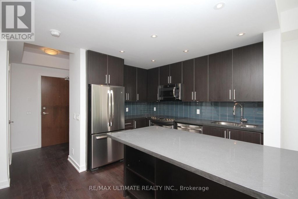 Th1 - 2212 Lake Shore Boulevard W, Toronto (mimico)