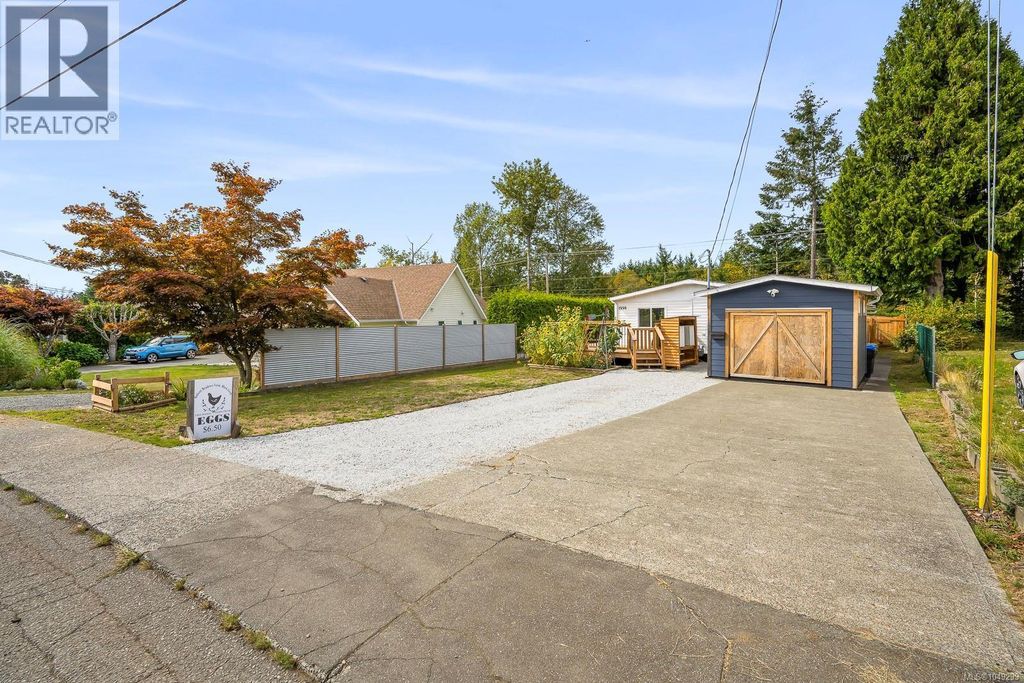 1990 4th St E, Courtenay