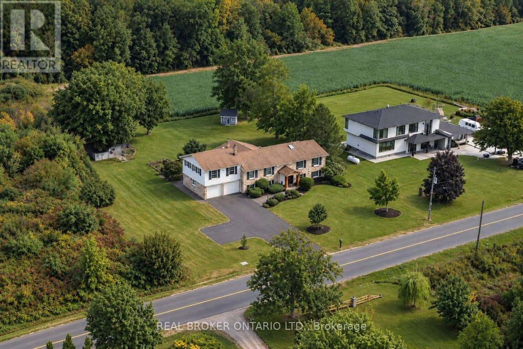 4202 Sideroad 1, Burlington