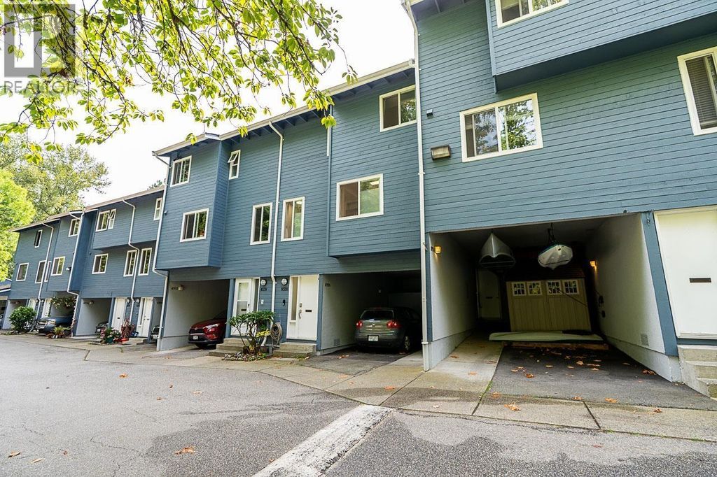 8328 Aspenwood Place, Burnaby