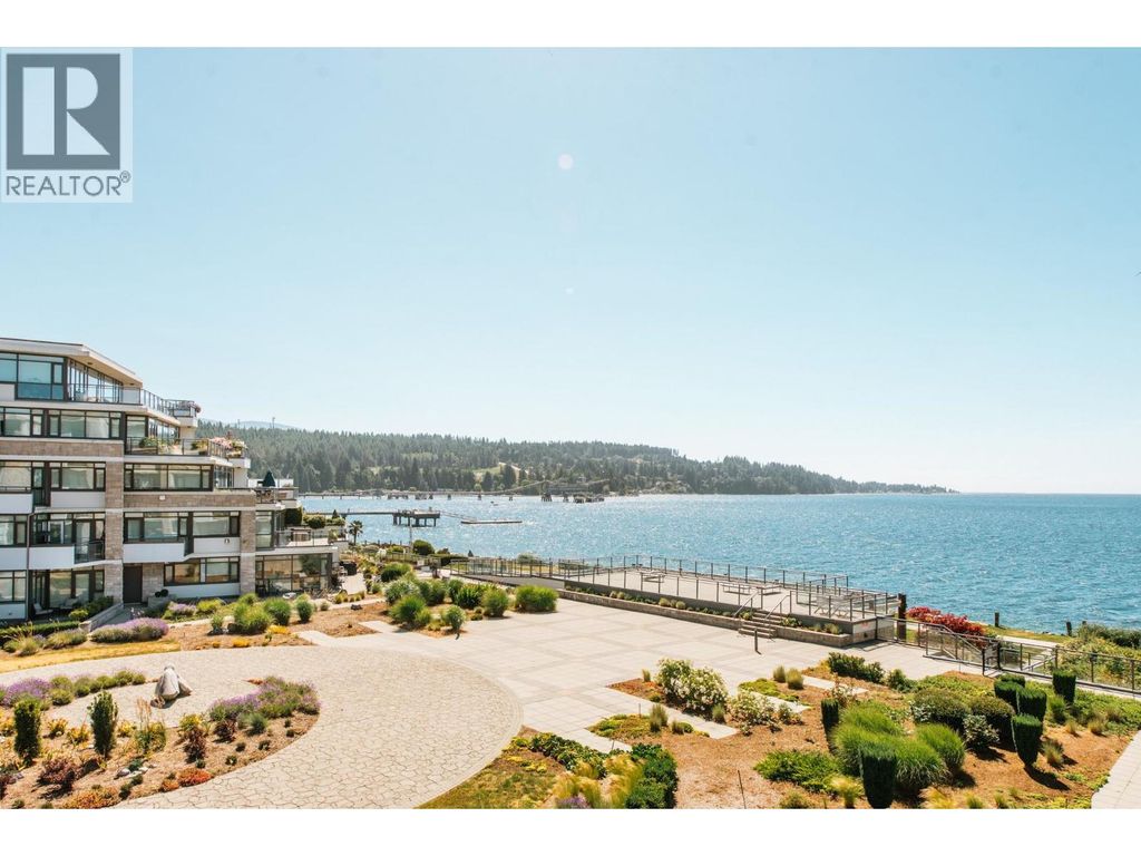 403 5725 Teredo Street, Sechelt