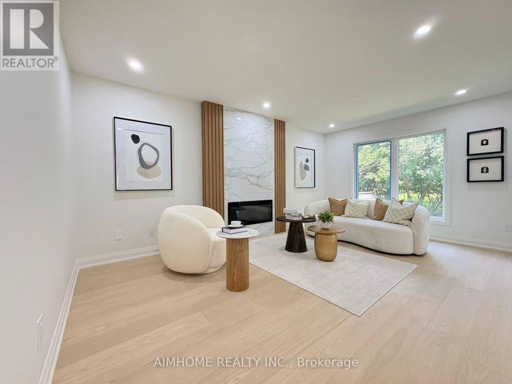 108 Berwick Crescent, Richmond Hill (observatory)