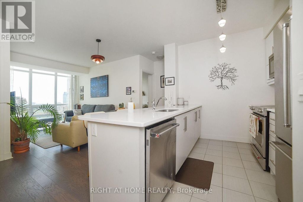 2106 - 825 Church Street, Toronto (rosedale-Moore Park)