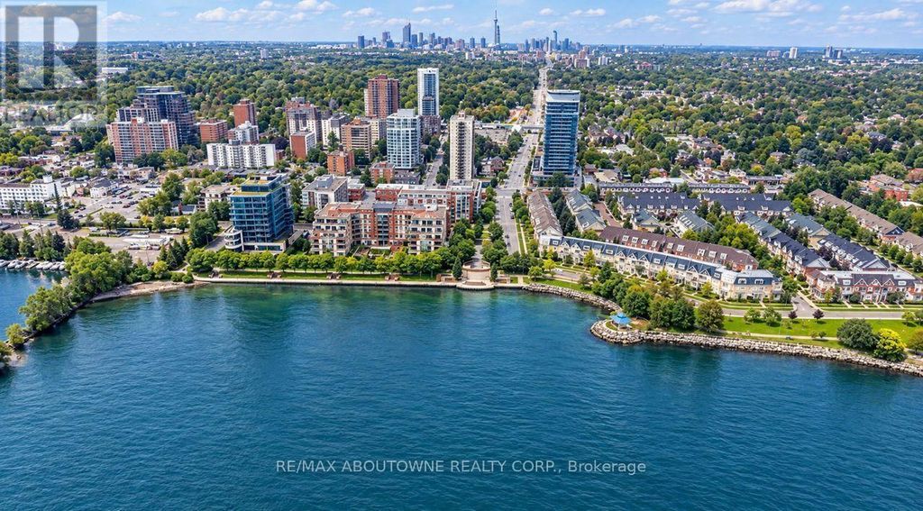 403 - 80 Port Street E, Mississauga (port Credit)