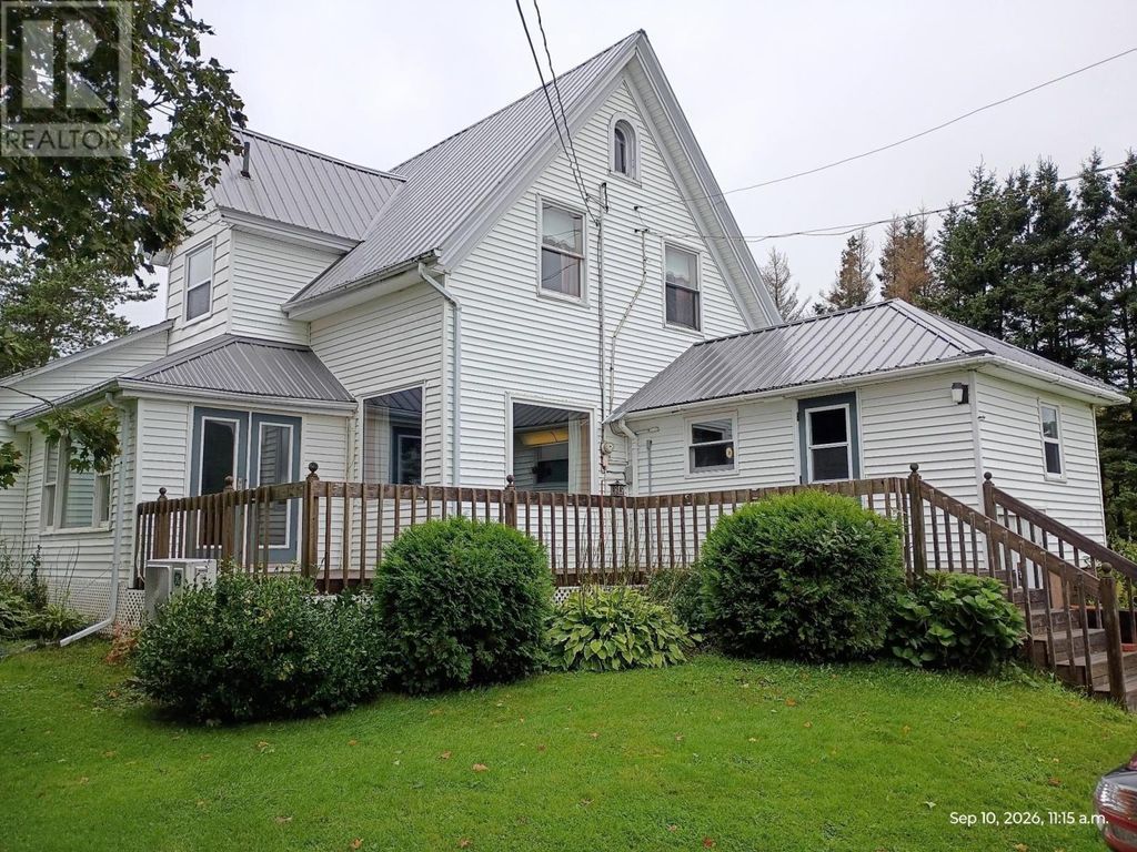 735 Drummond Road, South Freetown