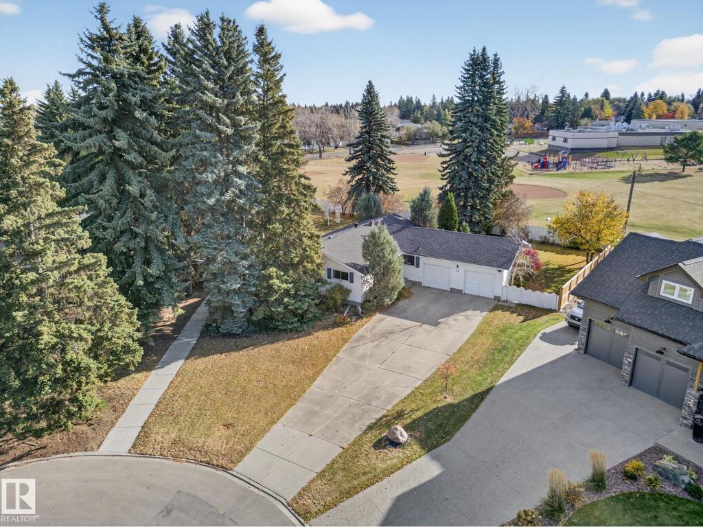 14 Elm Co Nw, Sherwood Park
