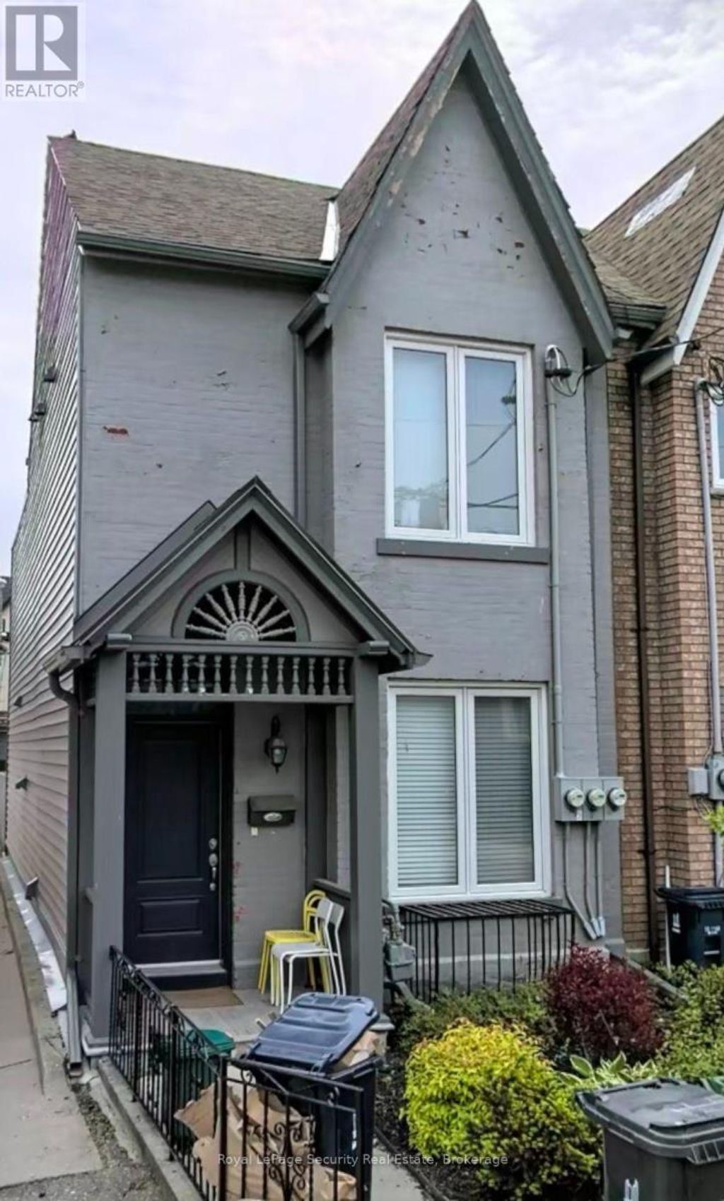 15 Coolmine Road, Toronto (little Portugal)
