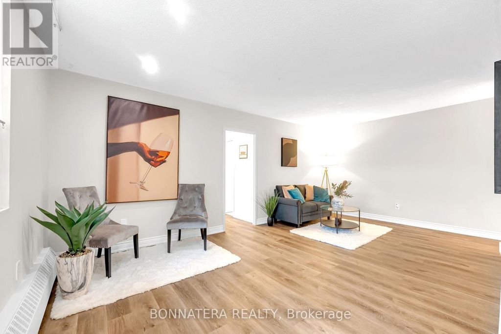 905 - 3065 Queen Frederica Drive, Mississauga (applewood)