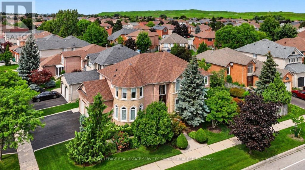 5563 Whitehorn Avenue, Mississauga (east Credit)