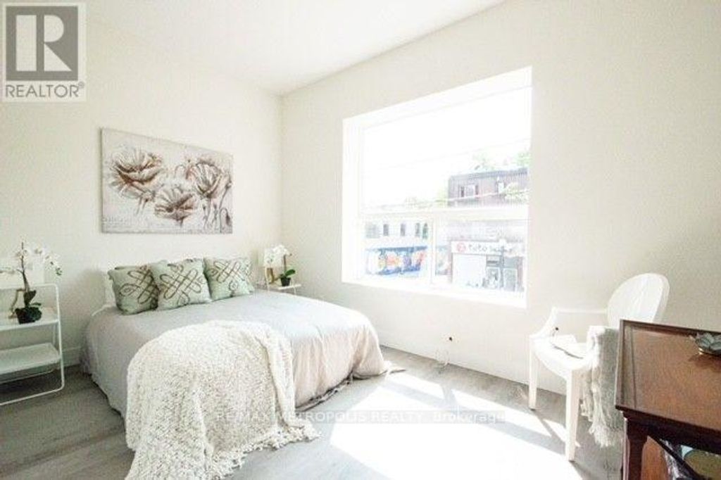 2f - 1448 Gerrard Street E, Toronto (greenwood-Coxwell)