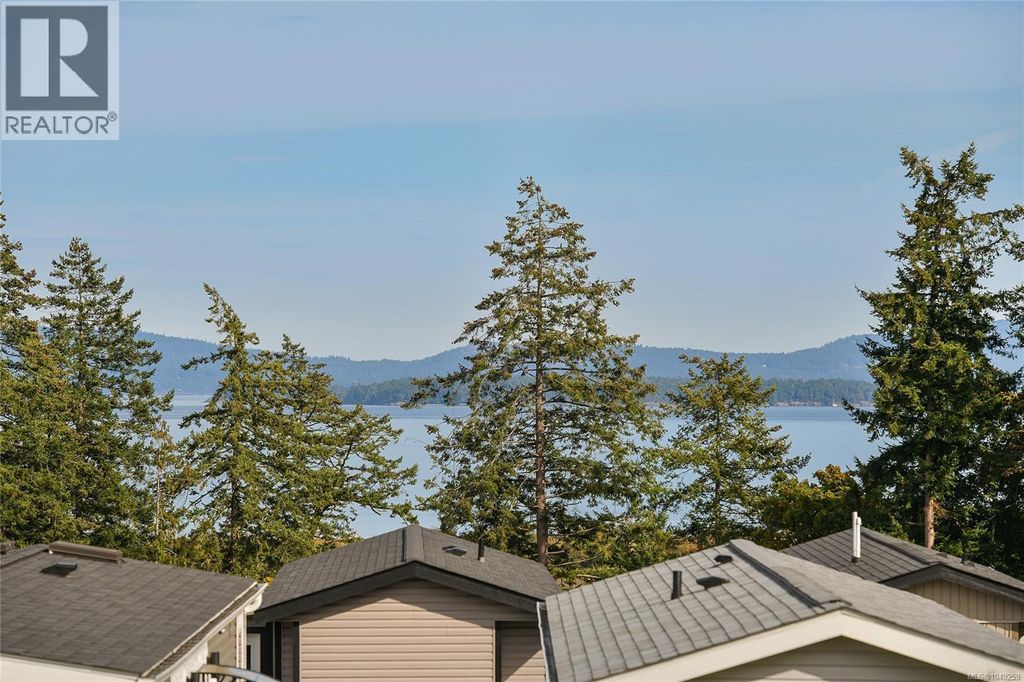 520 747 Old Place Rd, Central Saanich