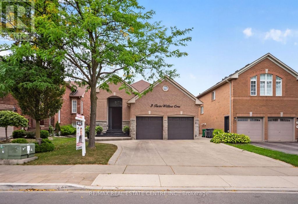 3 Twin Willow Crescent, Brampton (snelgrove)
