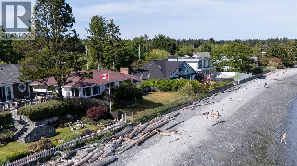 3767 Waring Pl, Saanich