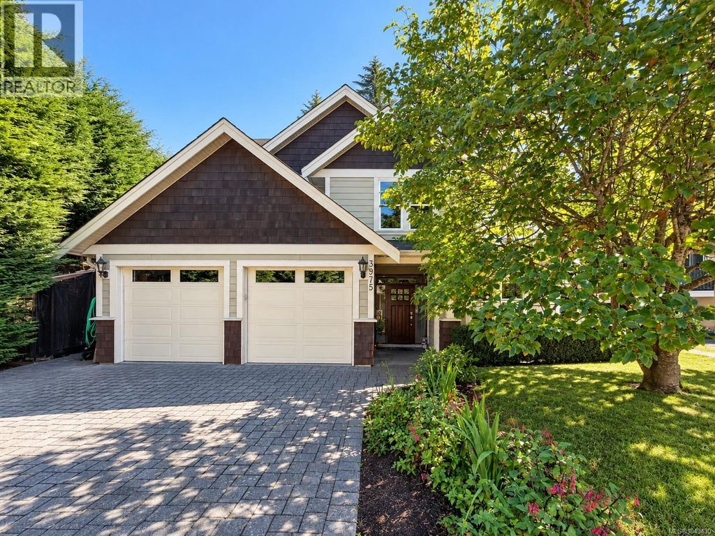3975 Rechsteiner Rd, Saanich