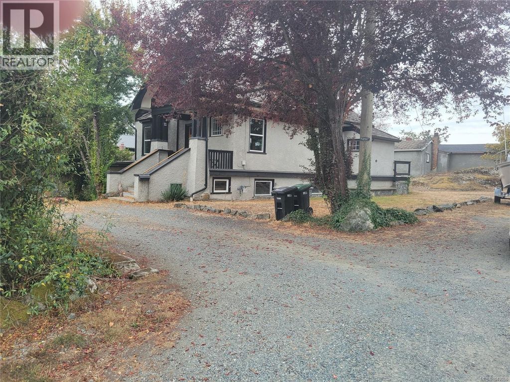 11 Eaton Ave, Saanich