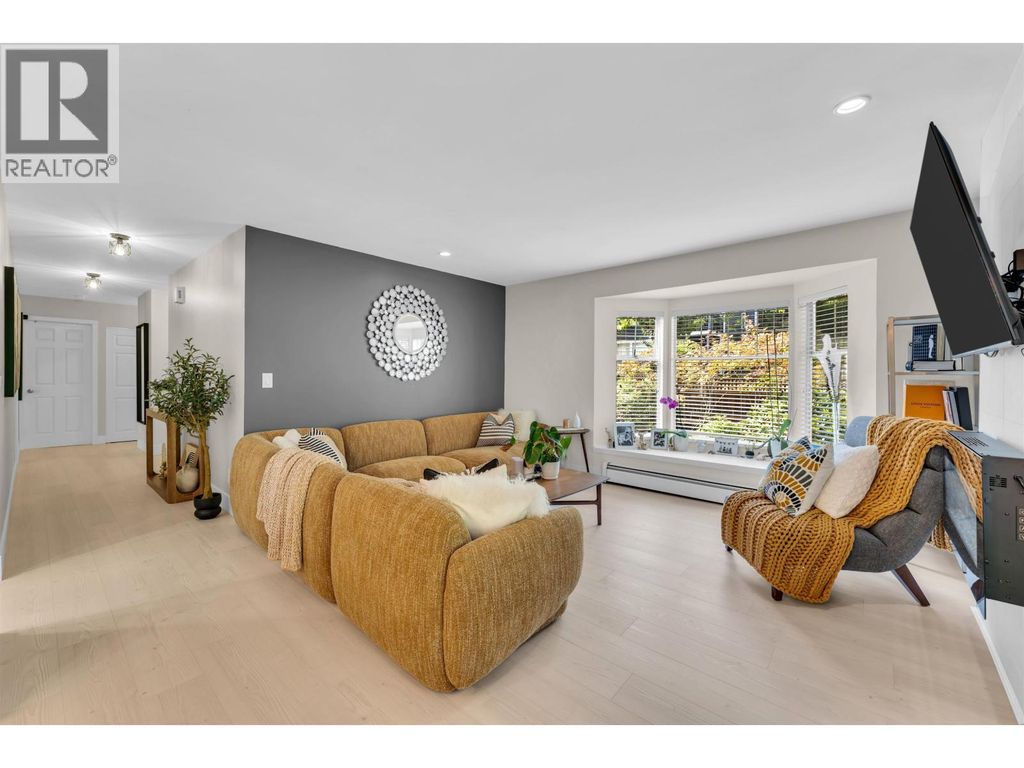 10 1140 Falcon Drive, Coquitlam