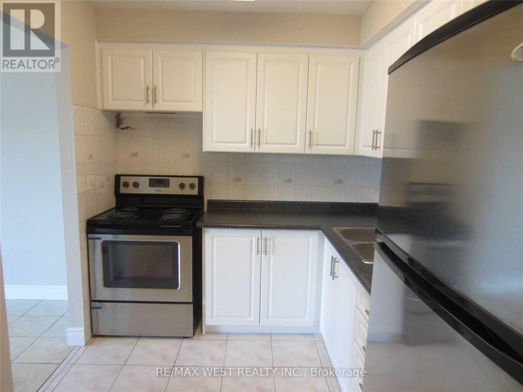 7 - 2965 Islington Avenue, Toronto (humber Summit)