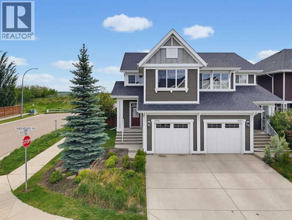 590 River Heights Crescent, Cochrane