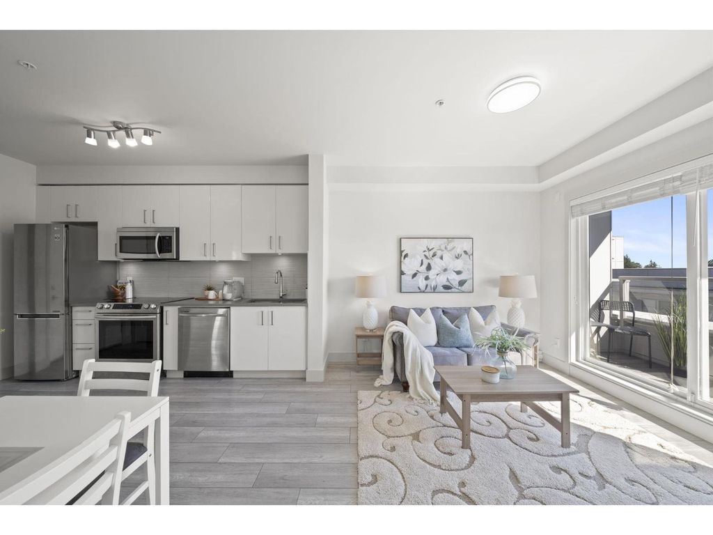 502 13978 Fraser Highway, Surrey