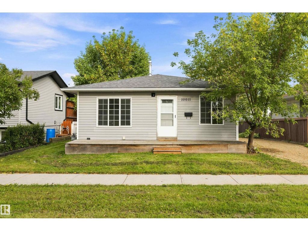 10011 105 St, Morinville