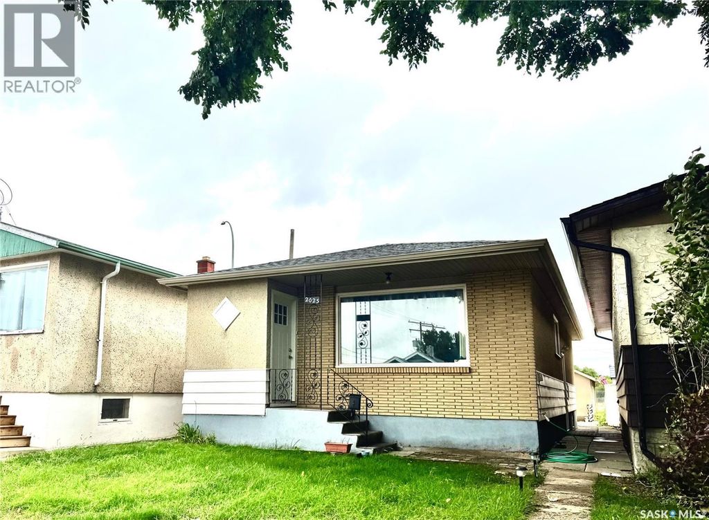 2025 Mcdonald Street, Regina