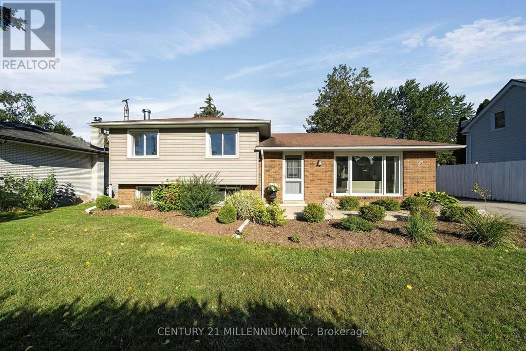 27 Dundas Street W, Erin