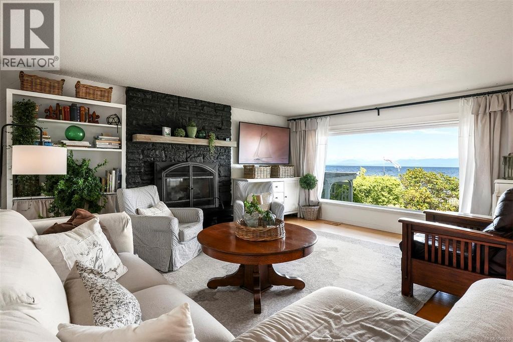 1442 Wilkinson Rd, Comox