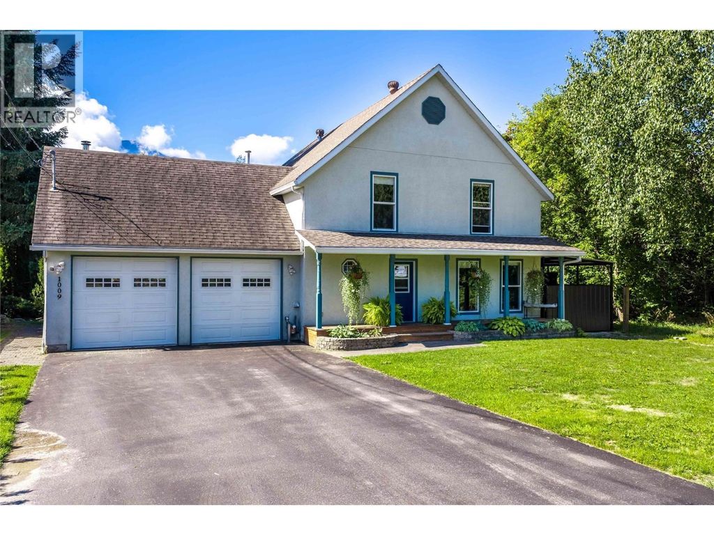 1009 Eighth Street, Revelstoke