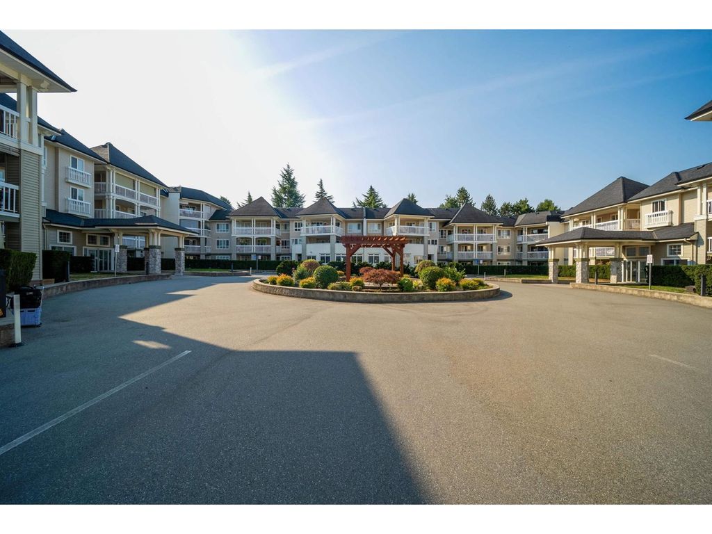 311 22022 49 Avenue, Langley