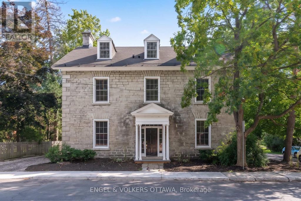 35 Mackay Street, Ottawa