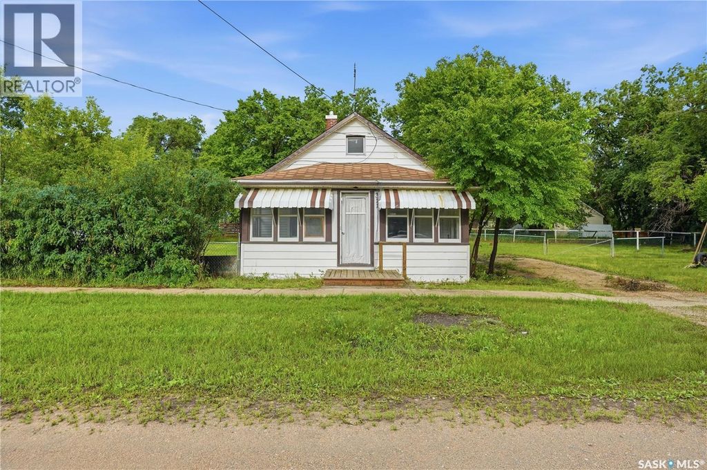 311 3rd Street, Chaplin