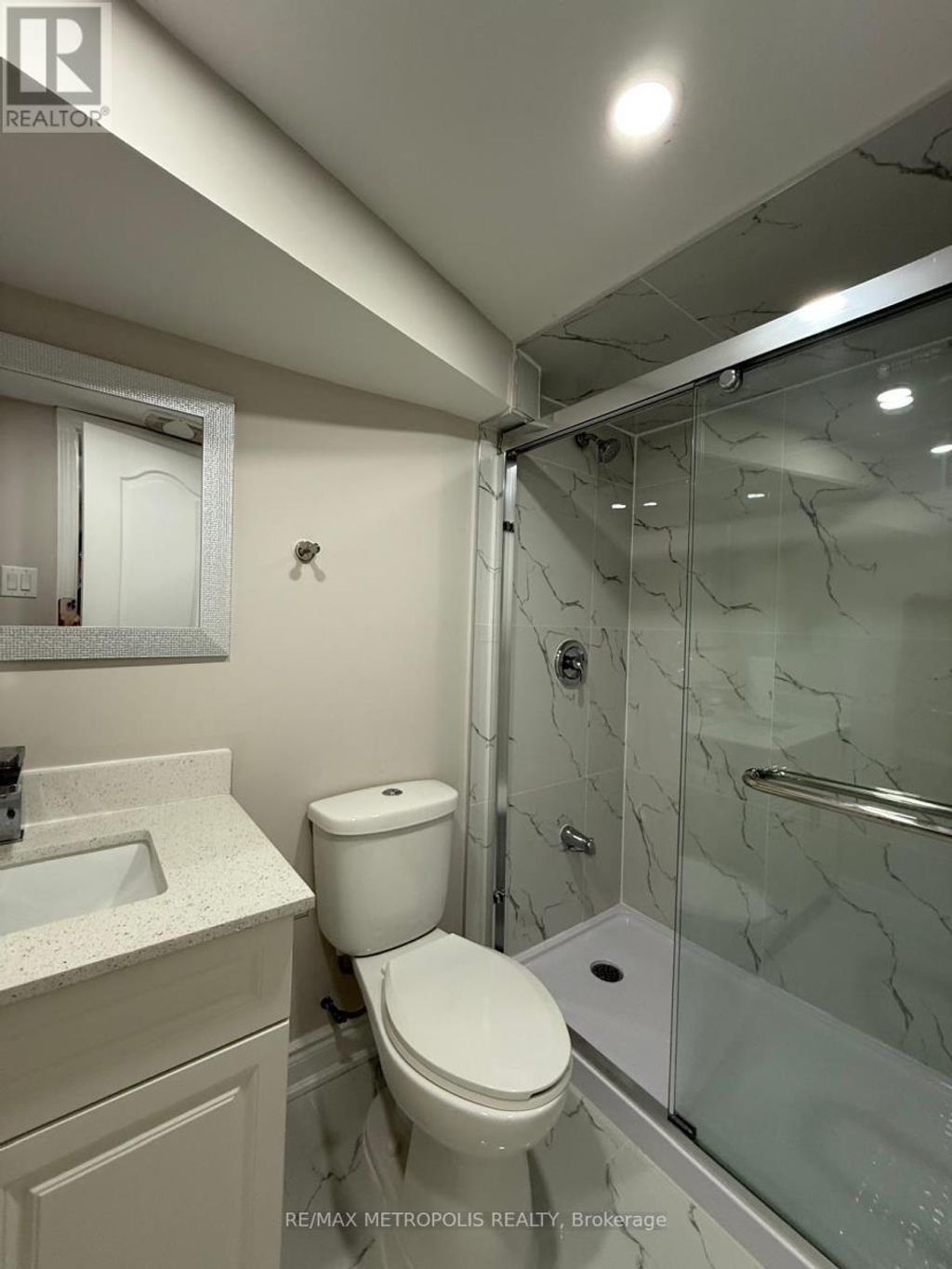 Bsmt - 204 Montgomery Avenue, Whitby (brooklin)
