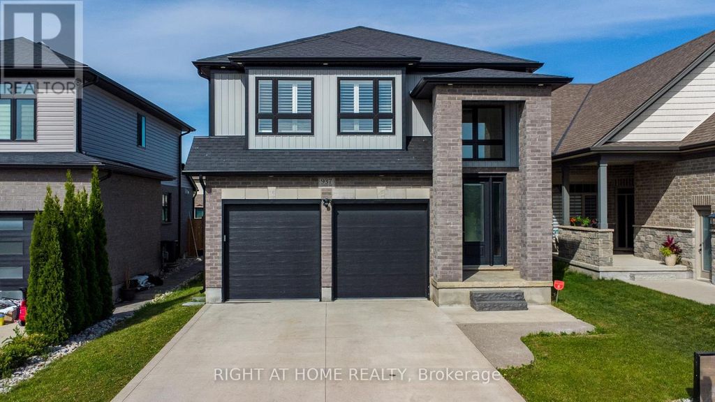 937 Lennon Way, London North (north E)