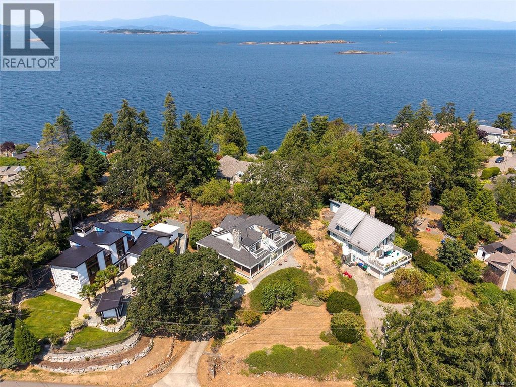 3481 Grilse Rd, Nanoose Bay