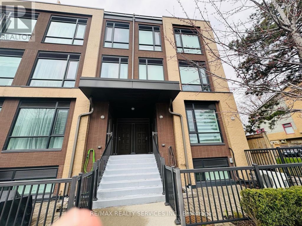 321 - 639 Lawrence Avenue W, Toronto (englemount-Lawrence)