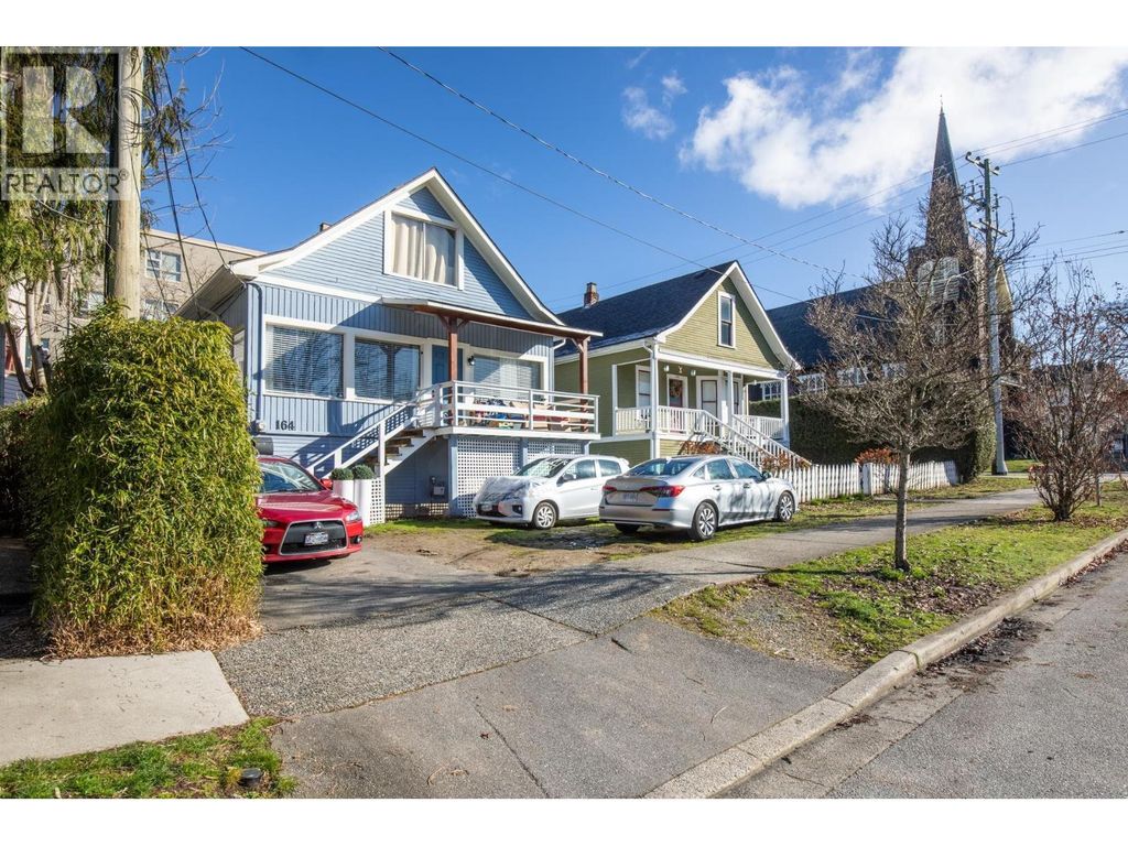164 E 10th Street, North Vancouver