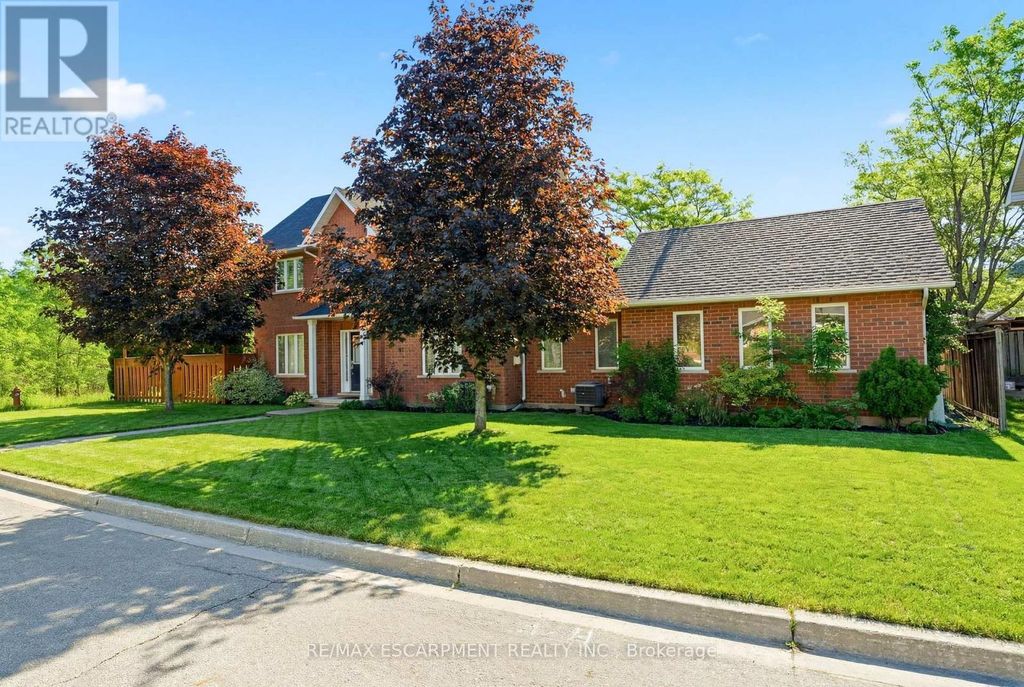 7 - 1745 Creek Way, Burlington (uptown)