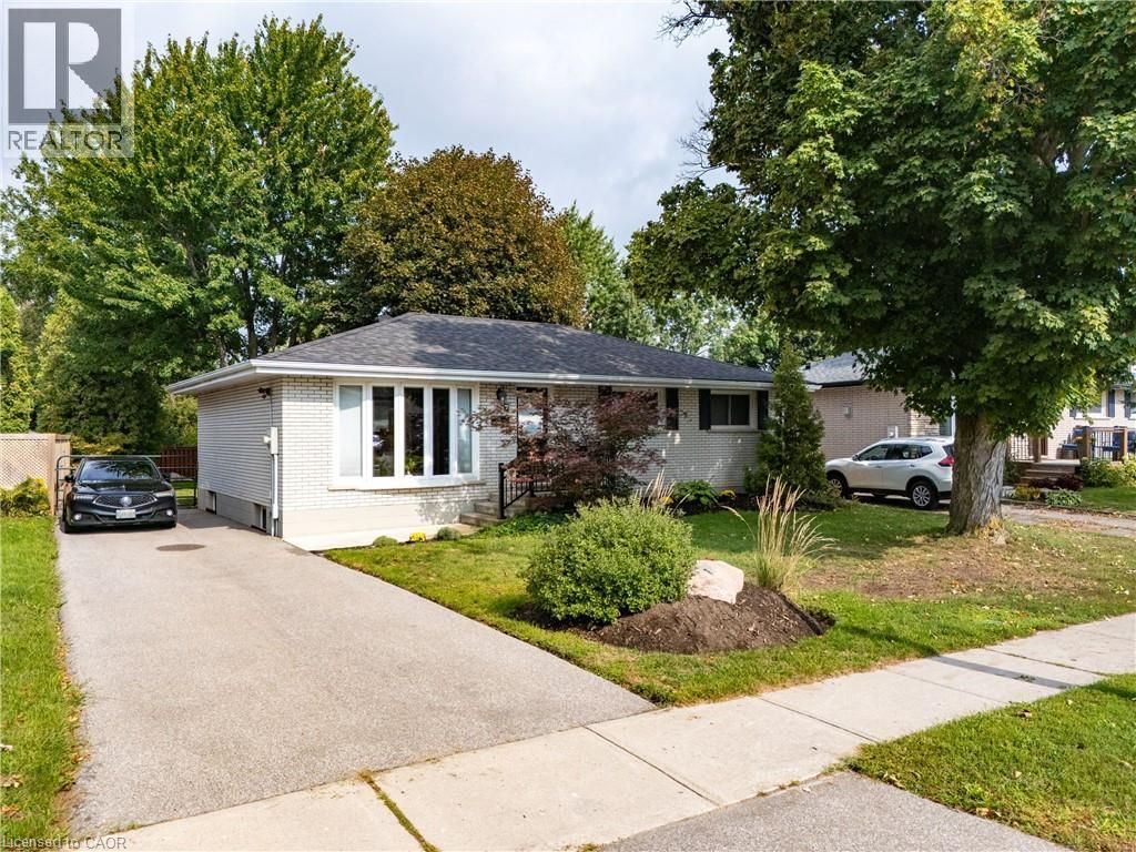 7 Cambridge Drive, Brantford