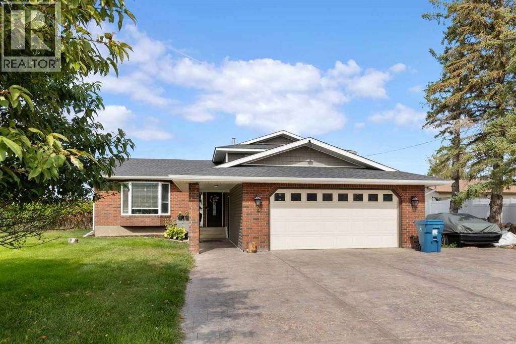 706 Broadway Avenue W, Redcliff