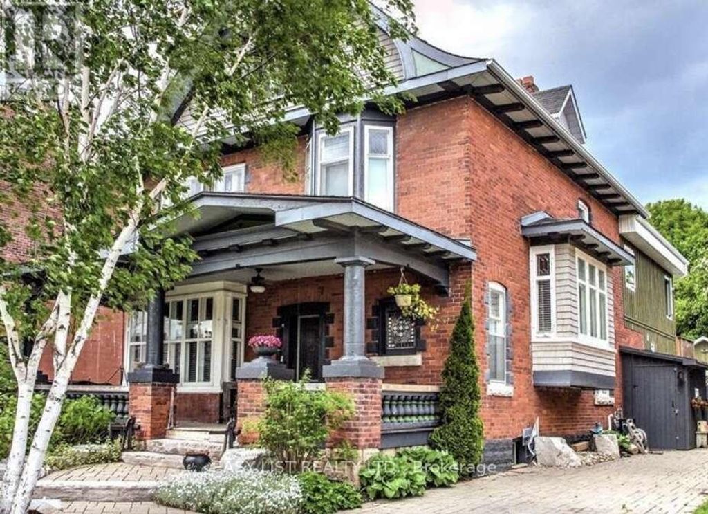 32 Nelson Street E, Meaford