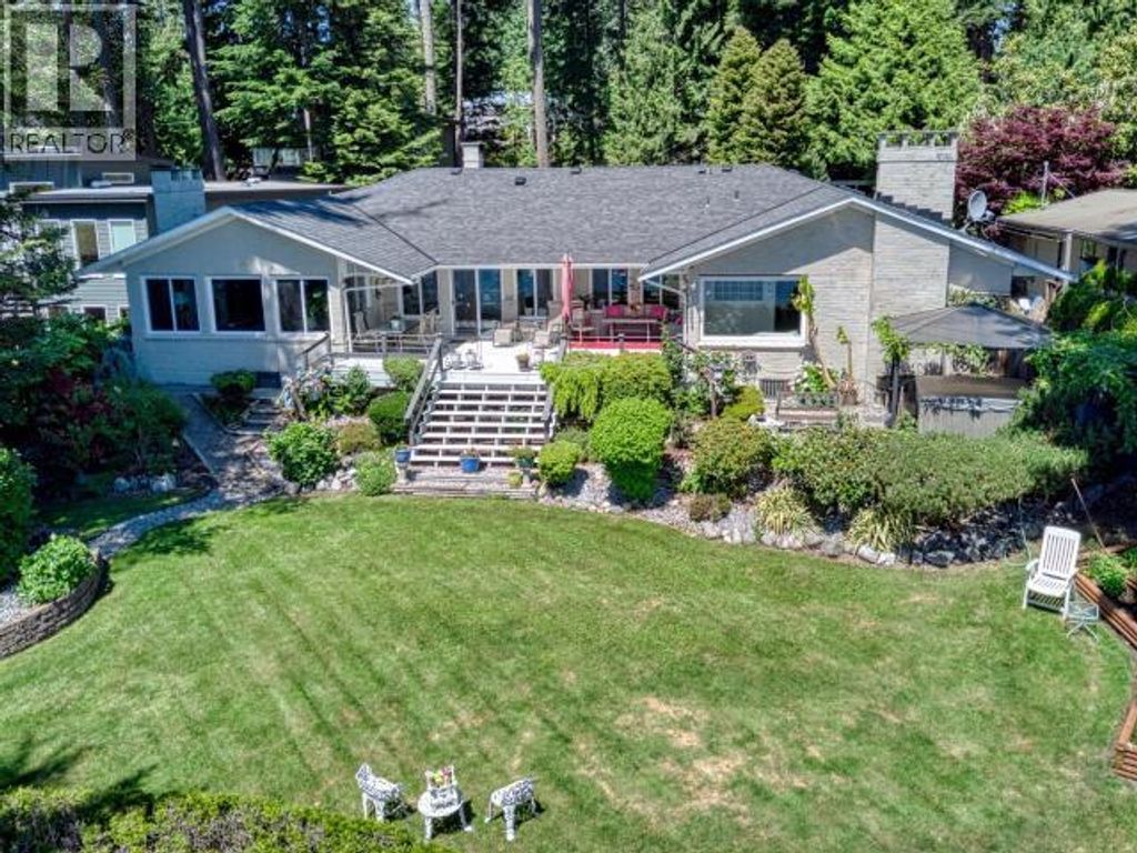9081 Stager Road, Powell River